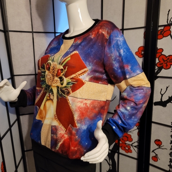 WOMEN'S SOFT SHINY CHRISTMAS SWEAT SHIRT STYLE WRAPED PACKAGE ART/SIZE MEDIUM - Picture 14 of 15